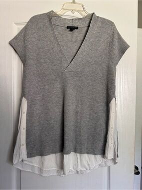 A Pea in the Pod Gray Knit Layered V‑Neck Top with White Shirt Hem